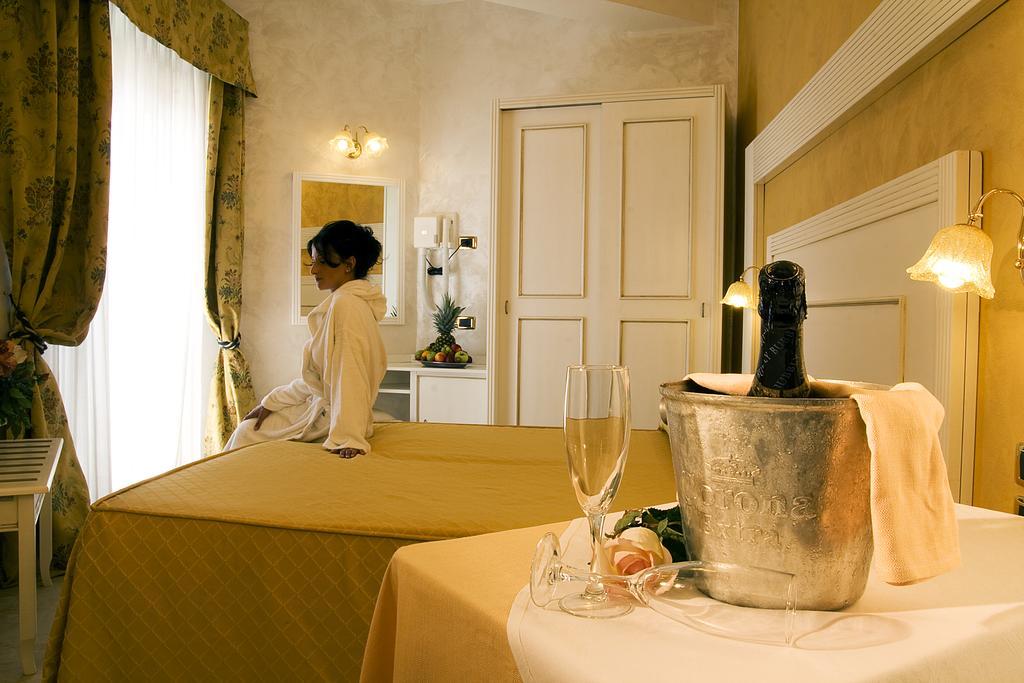 Hotel Diplomat Palace Rimini Esterno foto