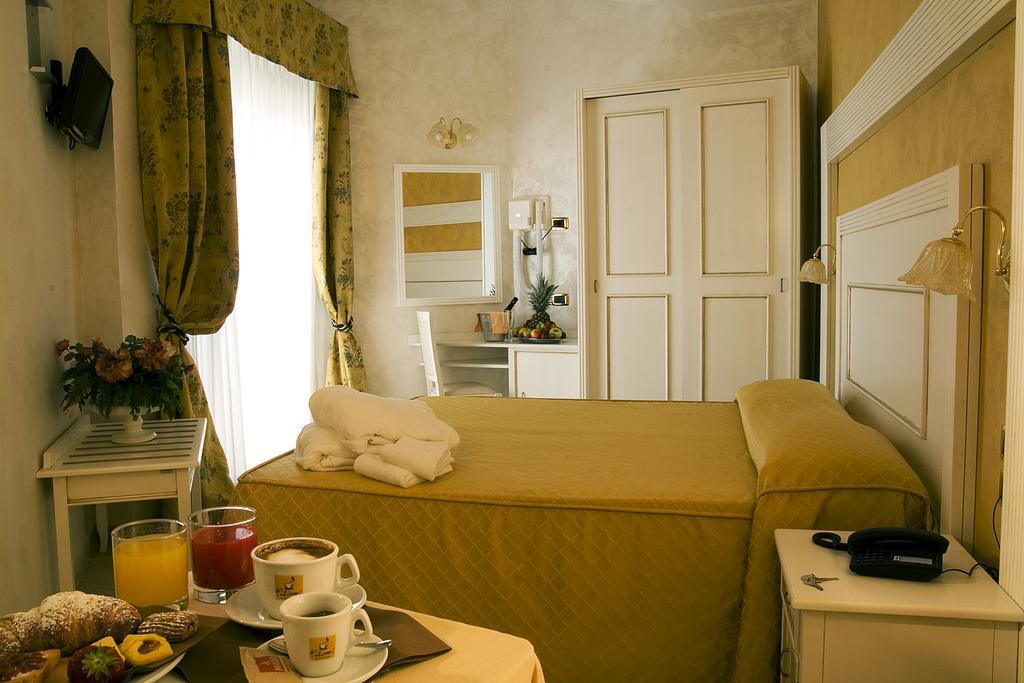 Hotel Diplomat Palace Rimini Esterno foto