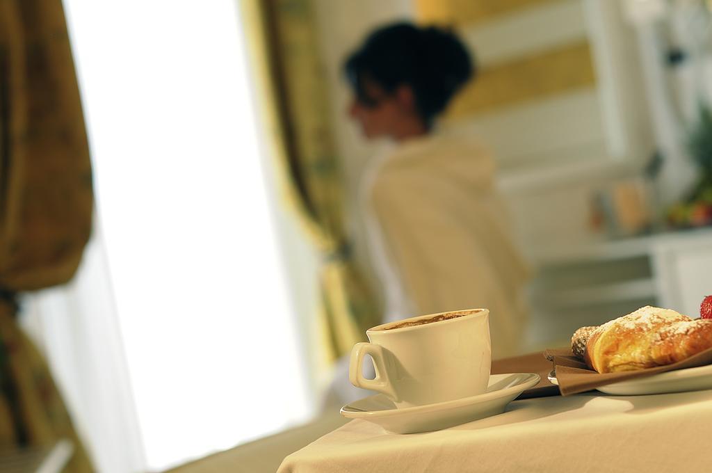 Hotel Diplomat Palace Rimini Esterno foto