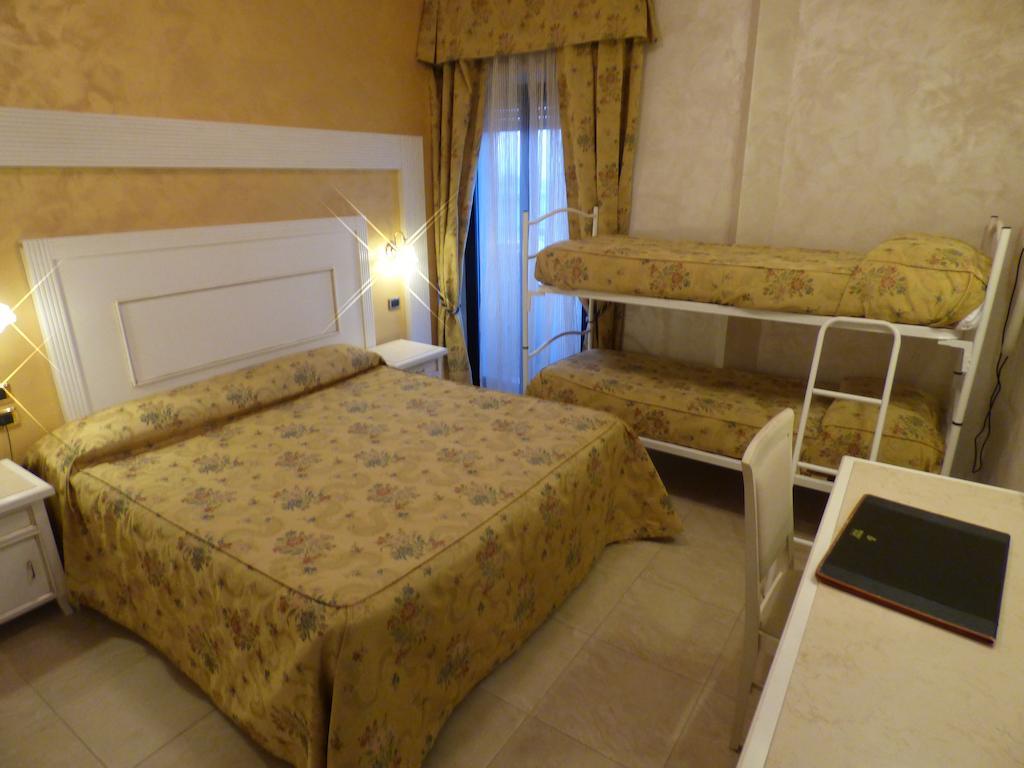 Hotel Diplomat Palace Rimini Esterno foto