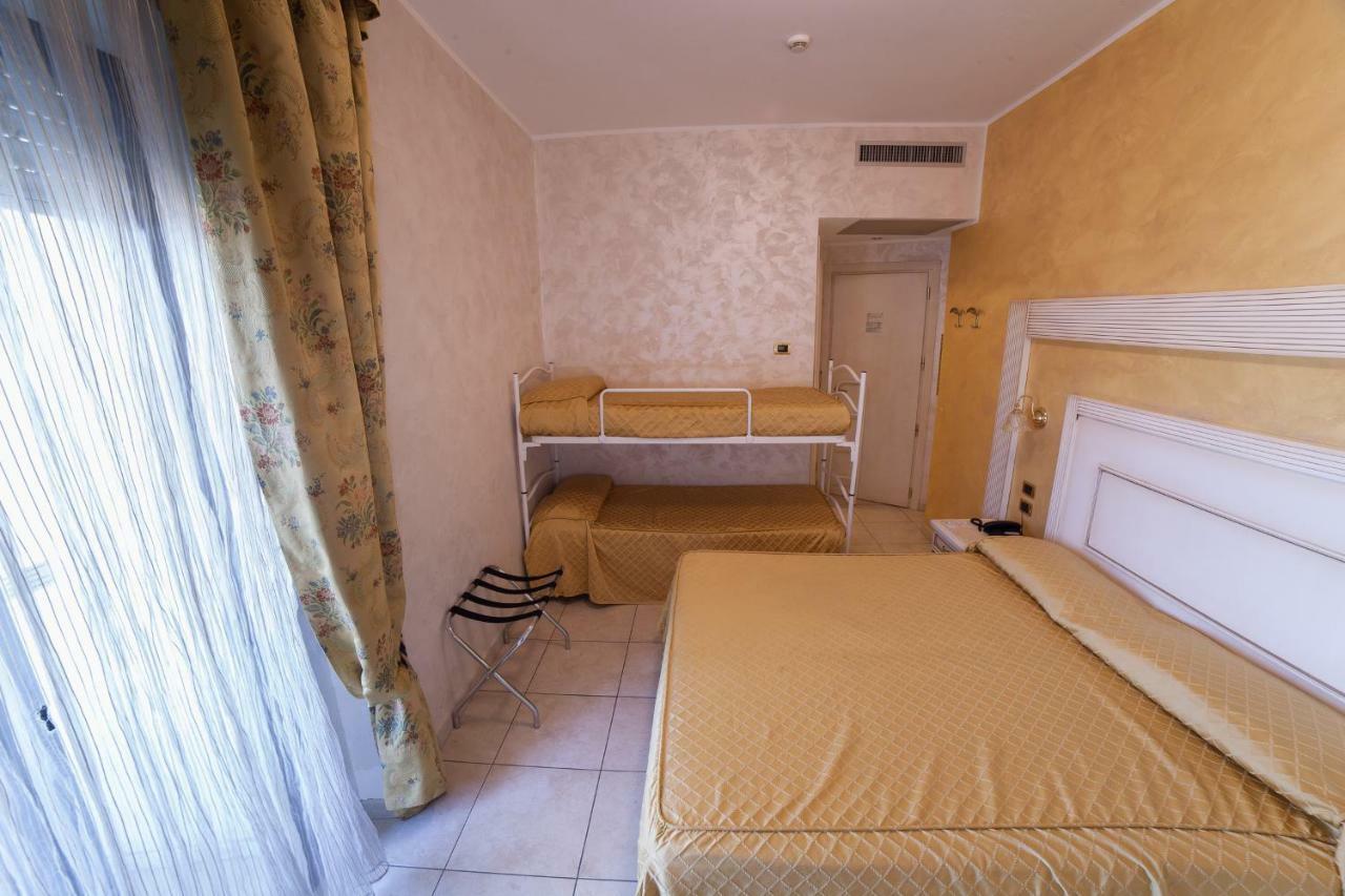 Hotel Diplomat Palace Rimini Esterno foto