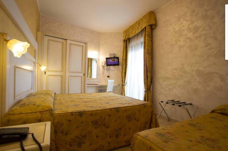Hotel Diplomat Palace Rimini Esterno foto